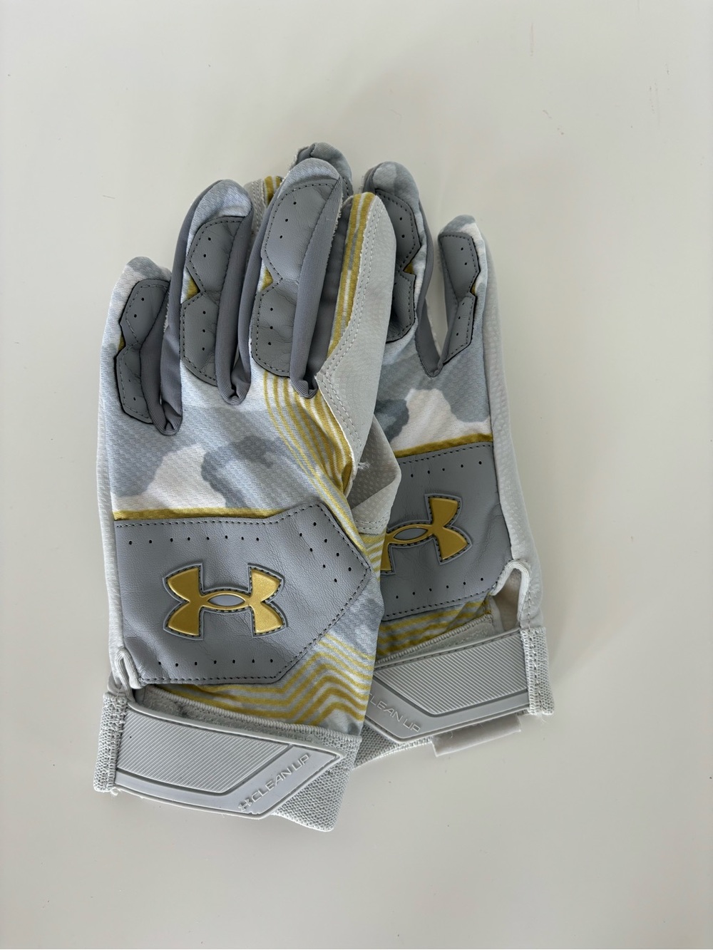 Under Armour White & Gold Training Gloves with Grip